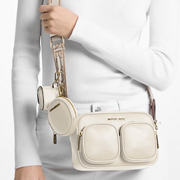 ❣️MK CROSSBODY❣️ - Picture 2 of 8